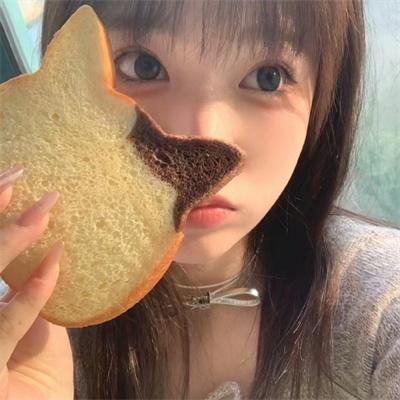 战火中的花蕾